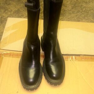 LAST SHOE LAST Sleek Black Leather Ankle Boots size 39